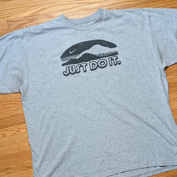 Nike Just Do It Nature Scene Logo XL Grey Men's Shirt Gray Athletic Shirt Summer